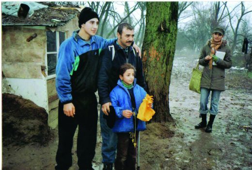 Polish Roma NGO visits a Romanian settlement in Krakow 2015.